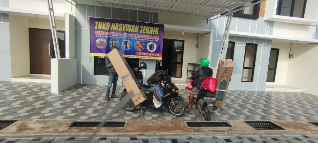 Cibubur adalah sebuah kelurahan di Jakarta Timur, tepatnya di Kecamatan Ciracas, meskipun istilah "Cibubur" juga sering digunakan secara umum untuk merujuk pada area yang lebih luas di pinggir Jakarta yang membentang ke wilayah Depok, Bogor, dan Bekasi.